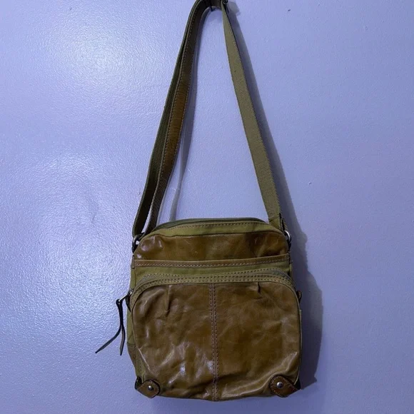 Fossil brand cross leather bag.green - Picture 2 of 10